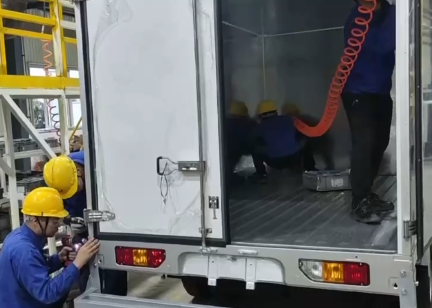 Caecus Rivet Technology: Angularis Leve Cargo Box Honeycomb Panel Conventus